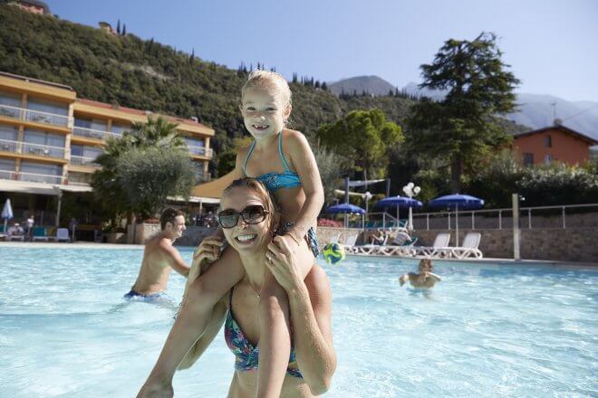 Relax nelle piscine del Majestic Palace con i propri figli