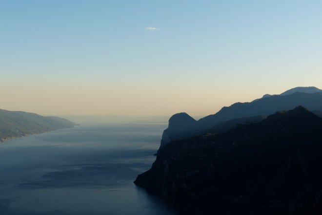 Monti del Garda. Vista panoramica sul Lago di Garda da Tremosine